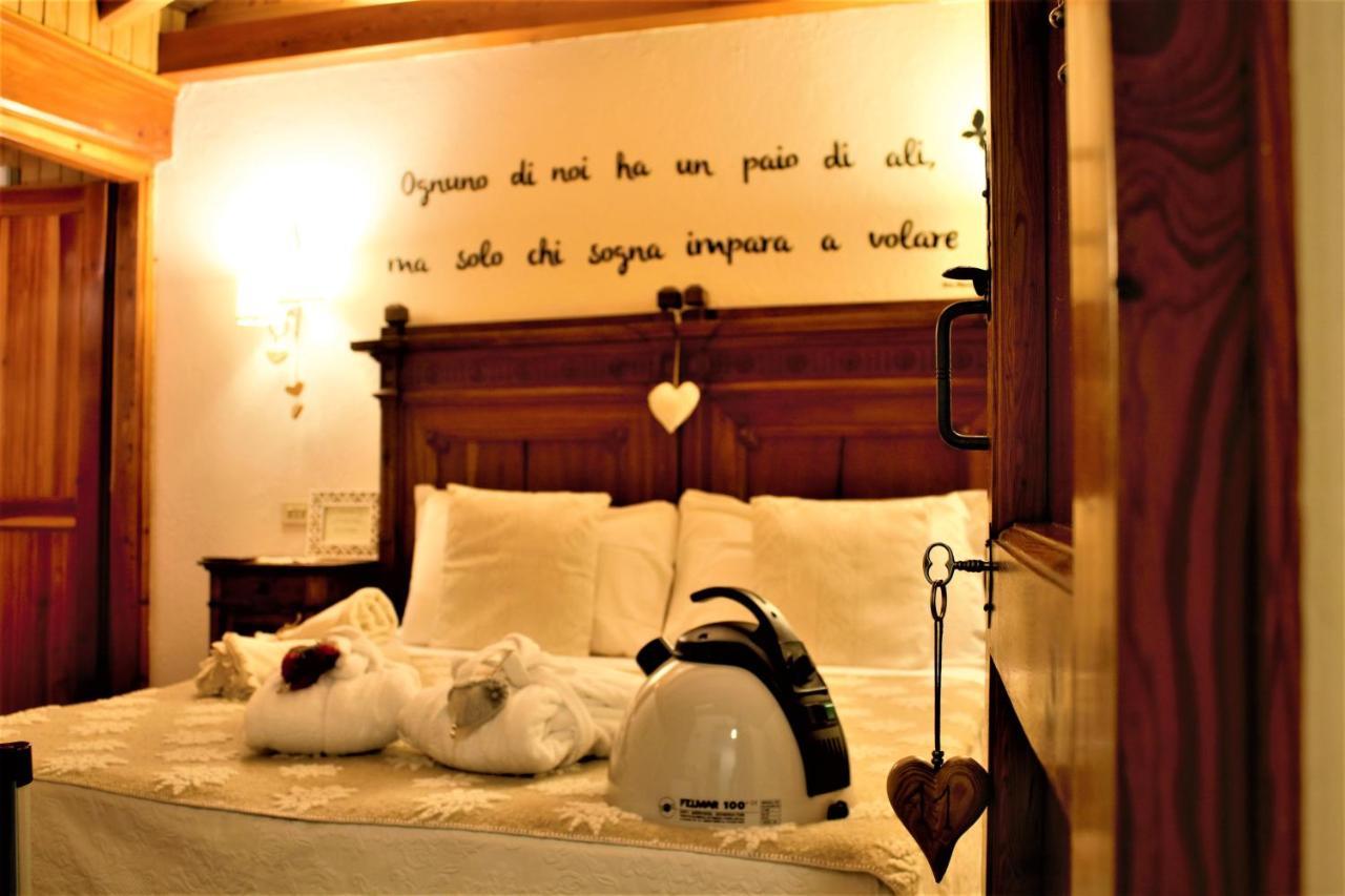 Hotel Le Coeur Du Pont Donnaz Esterno foto