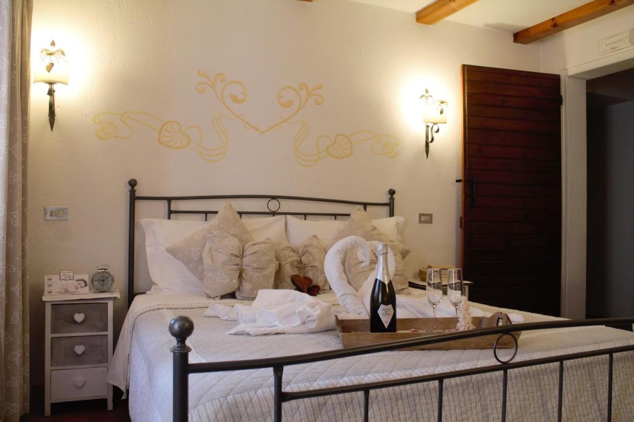 Hotel Le Coeur Du Pont Donnaz Esterno foto