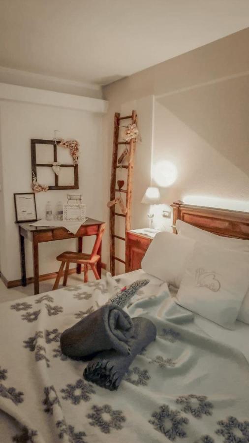 Hotel Le Coeur Du Pont Donnaz Esterno foto