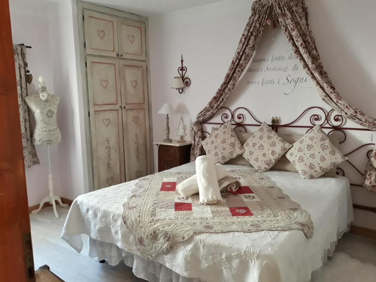 Hotel Le Coeur Du Pont Donnaz Esterno foto